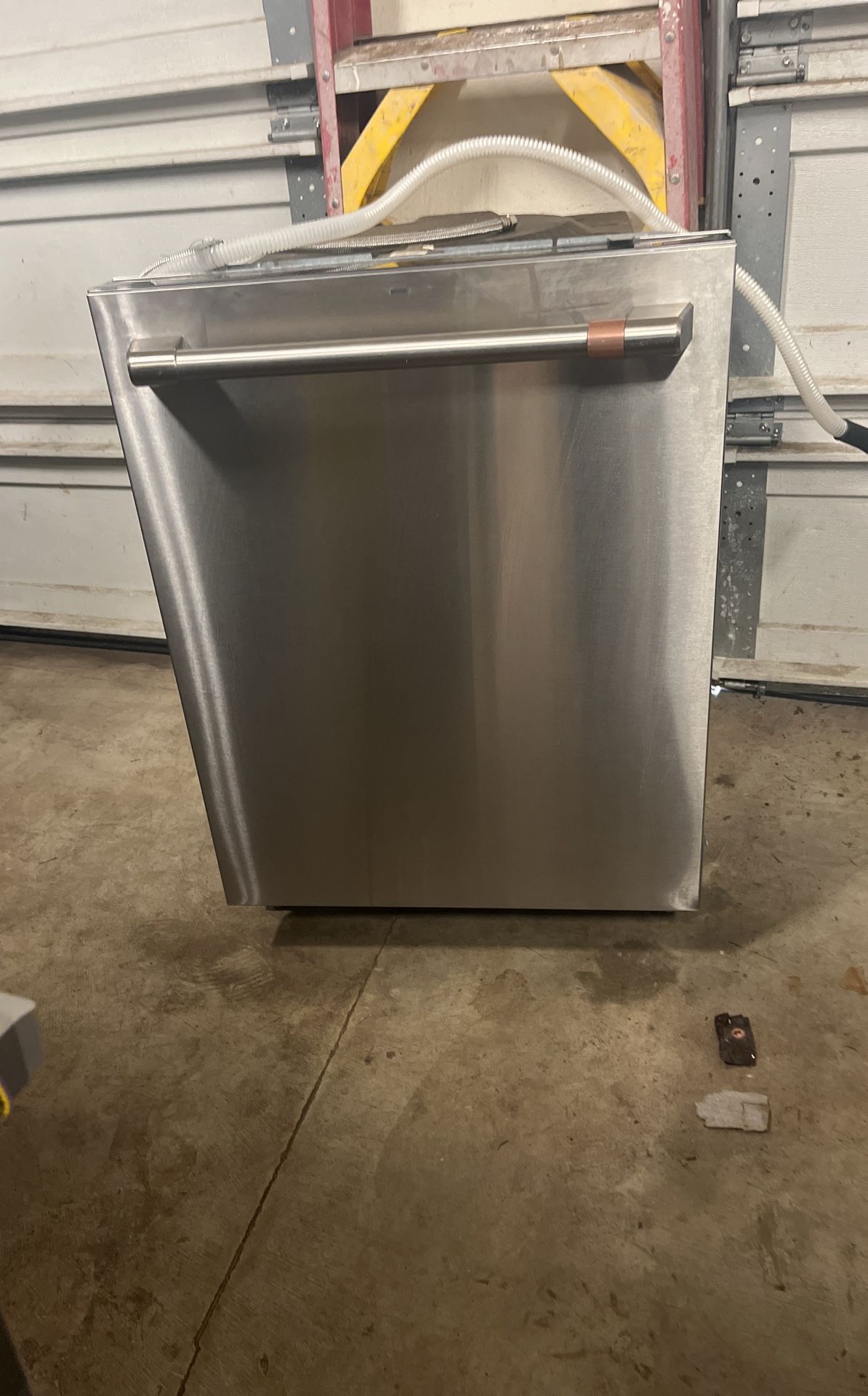 Cafe Dishwasher