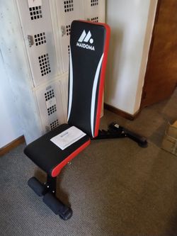 Foldable bench, curl bar, dumbbells, straight bar, free weights and kettlebal