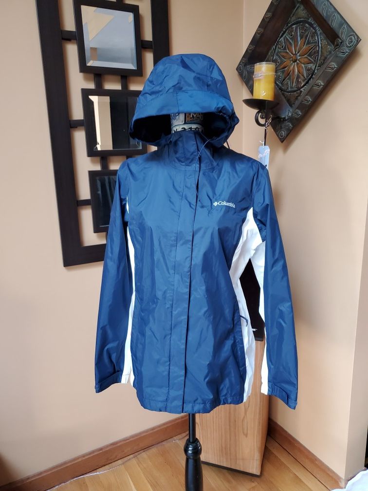 COLUMBIA BLUE & WHITE OMNI-TECH JACKET