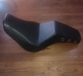 C.C.Rider Seat Fitment: 28-Up FXBB & FXST Models.