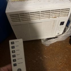 9000 BTU  Window AC Unit