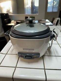BLACK+DECKER electric rice cooker