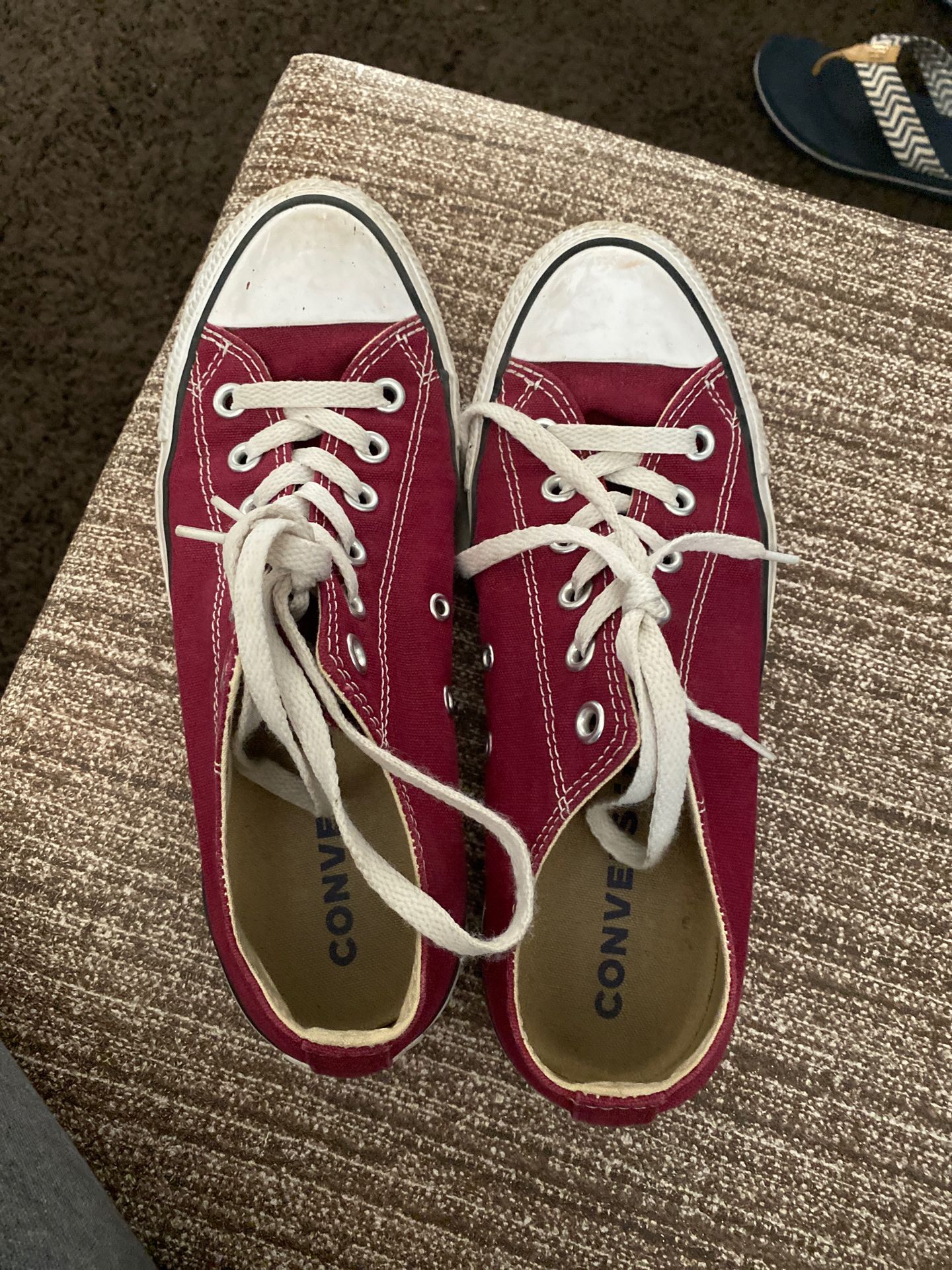 Women’s converse size 8 1/2