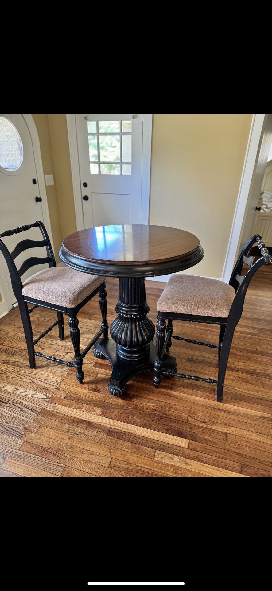 Havertys Pub Table