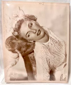 Vintage 1940s Murray Korman NYC Studio Glamour Portrait - Original 8x10
