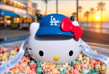 Hello Kitty Popcorn Bucket/Purse