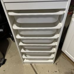  $20  For  White  6  Pull  Out Sliding Drawers in Good Condition 