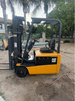 Cat Forklift