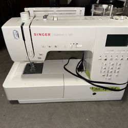 Quantum L-500 Sewing Machine 