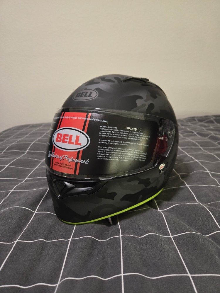 FOR SALE: Bell Qualifier Full-Face Motorcycle Helmet