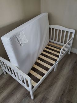Toddler bed