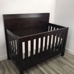 Baby Crib With Great Condition 