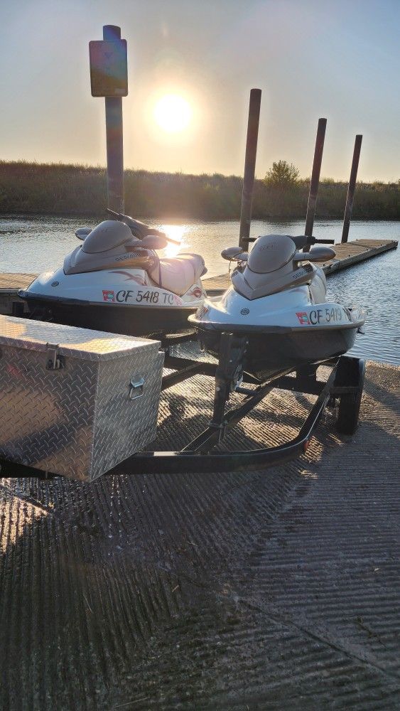 Clean Matching Jet Skis With Trailer