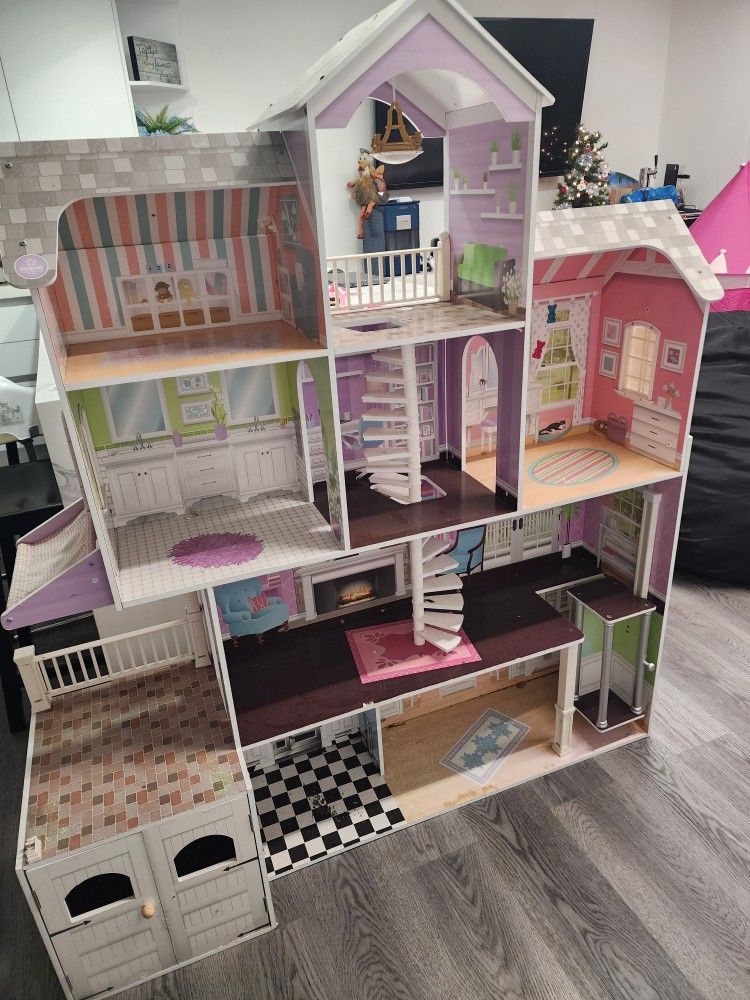 Big Doll House