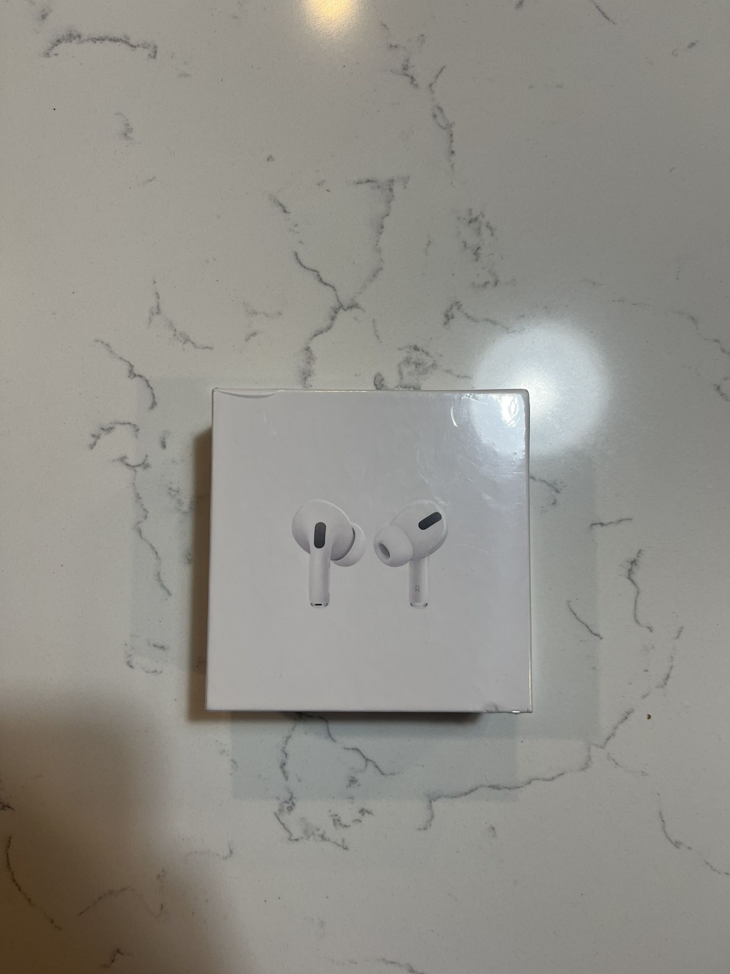 AirPods Pro’s MagSafe With Charging Case!