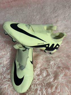 Off white cleats