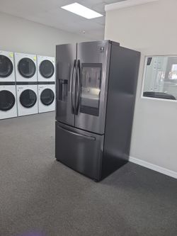 Refrigerator Family Hub