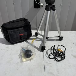 Tripod .