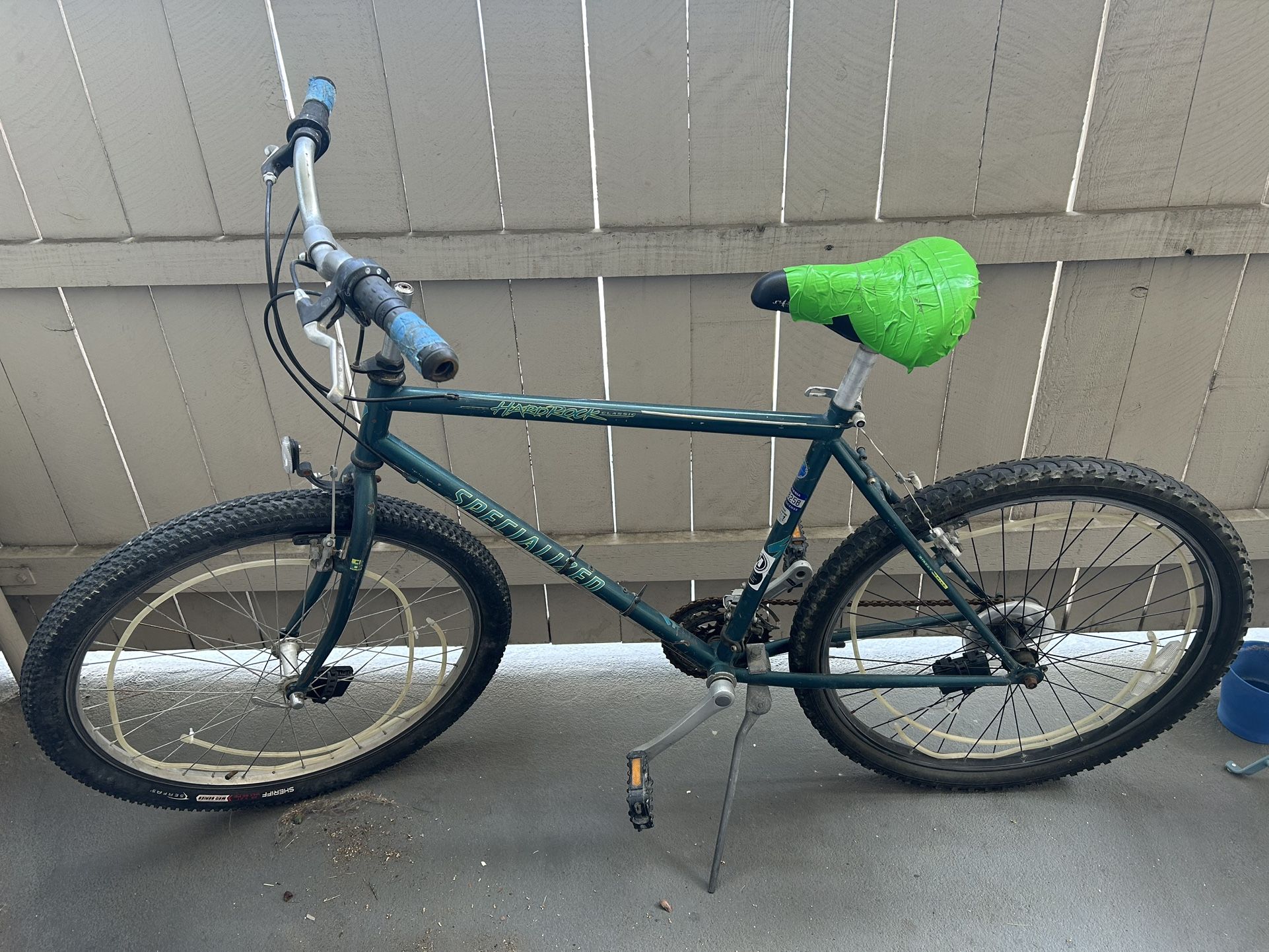 Free Mountain Bike 18”