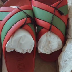 Gucci Slides (7) Women Shoes