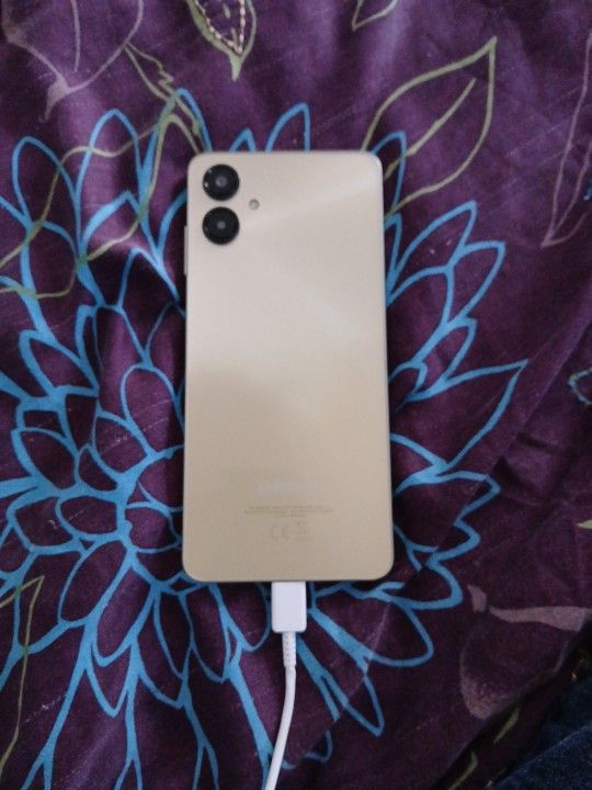 Samsung Galaxy A06 GOLD (UNLOCKED