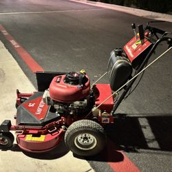 Worldlawn 28” Briggs & Stratton HD Mower