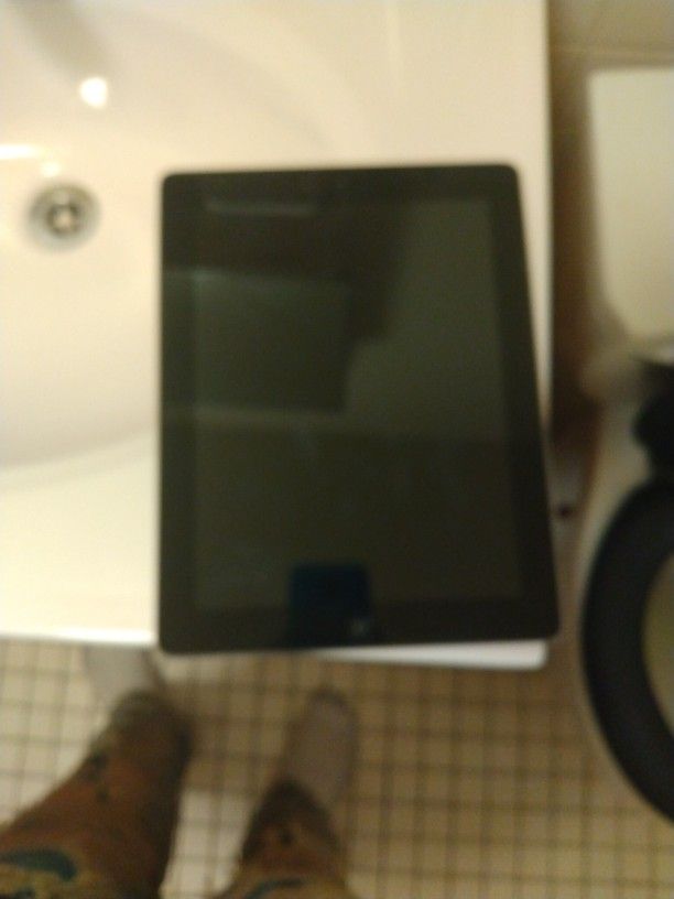 Selling This iPad It Works Perfect Looking To Sell Now
