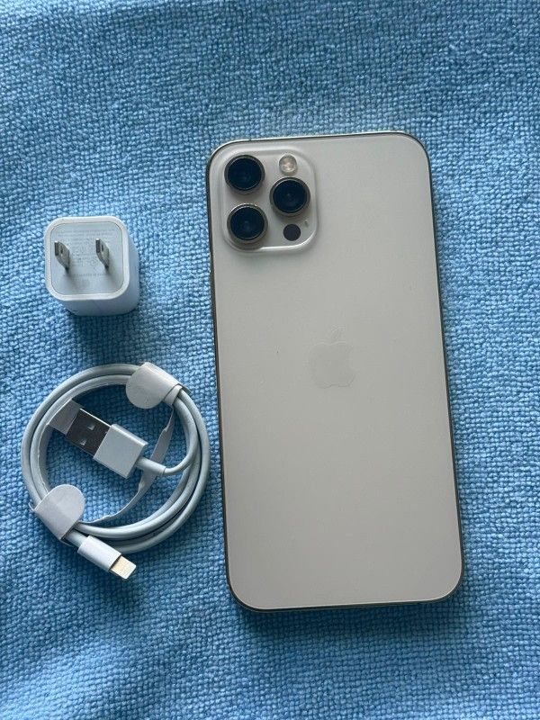 iPhone 12 Pro Max , Factory Unlocked, Excellent Condition Like New