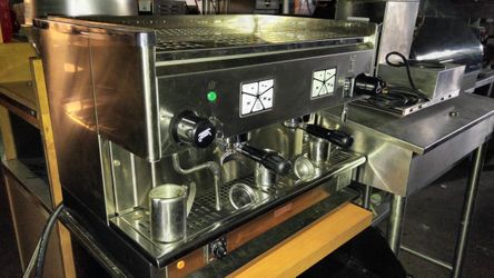 ITALIAN EXPRESSO MACHINE (almost new)