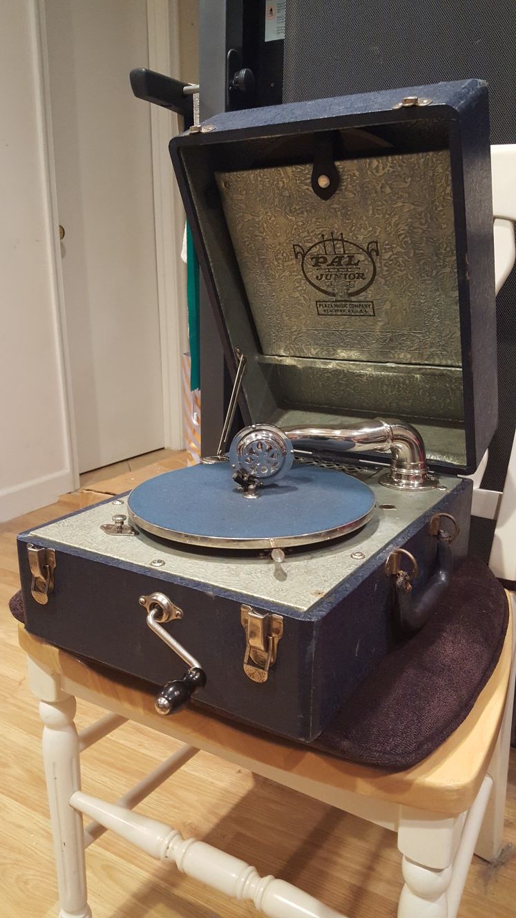 Circa 1922 Antique Portable Phonograph Victrola Record Player