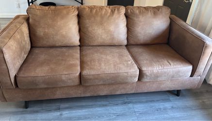 Maimz Ashley Furniture Couch - great condition!