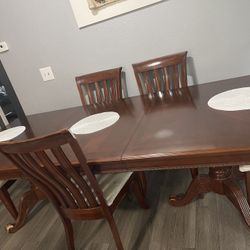  Selling Table/chairs 