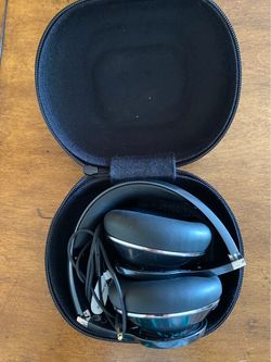 Nakamichi EDGE Bluetooth Headphones w/Case and charger