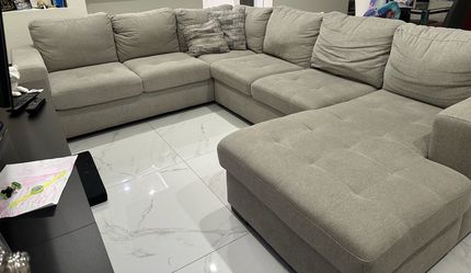 Large L-Shaped Sectional Sofa with Chaise Lounge – Gray Beige