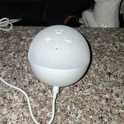 Amazon Echo Dot (4th Gen) Smart Speaker with Alexa – Glacier White (Used)