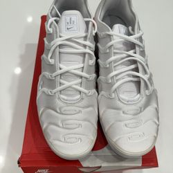 Air Vapor Max Plus Triple White Size 10.5