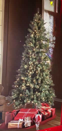 7’ Christmas Tree, 350 Lights