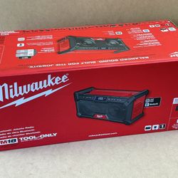 Milwaukee 2952-20 M18 18V Lithium-Ion Cordless Jobsite Radio