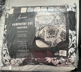 Queen Comforter Set