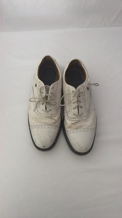 Golf shoes