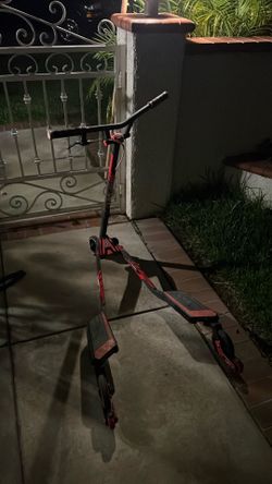 Yvolution Y Fliker Lift Scooter – 3-Wheel Drift & Trick Scooter – Great Condition
