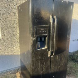Frigidaire Refrigerator 