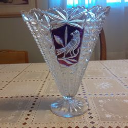  GORGEOUS LOOKING  Crystal Glass  VASE 9 INCHES Tall And 3 INCHES WIDE AT TOP 