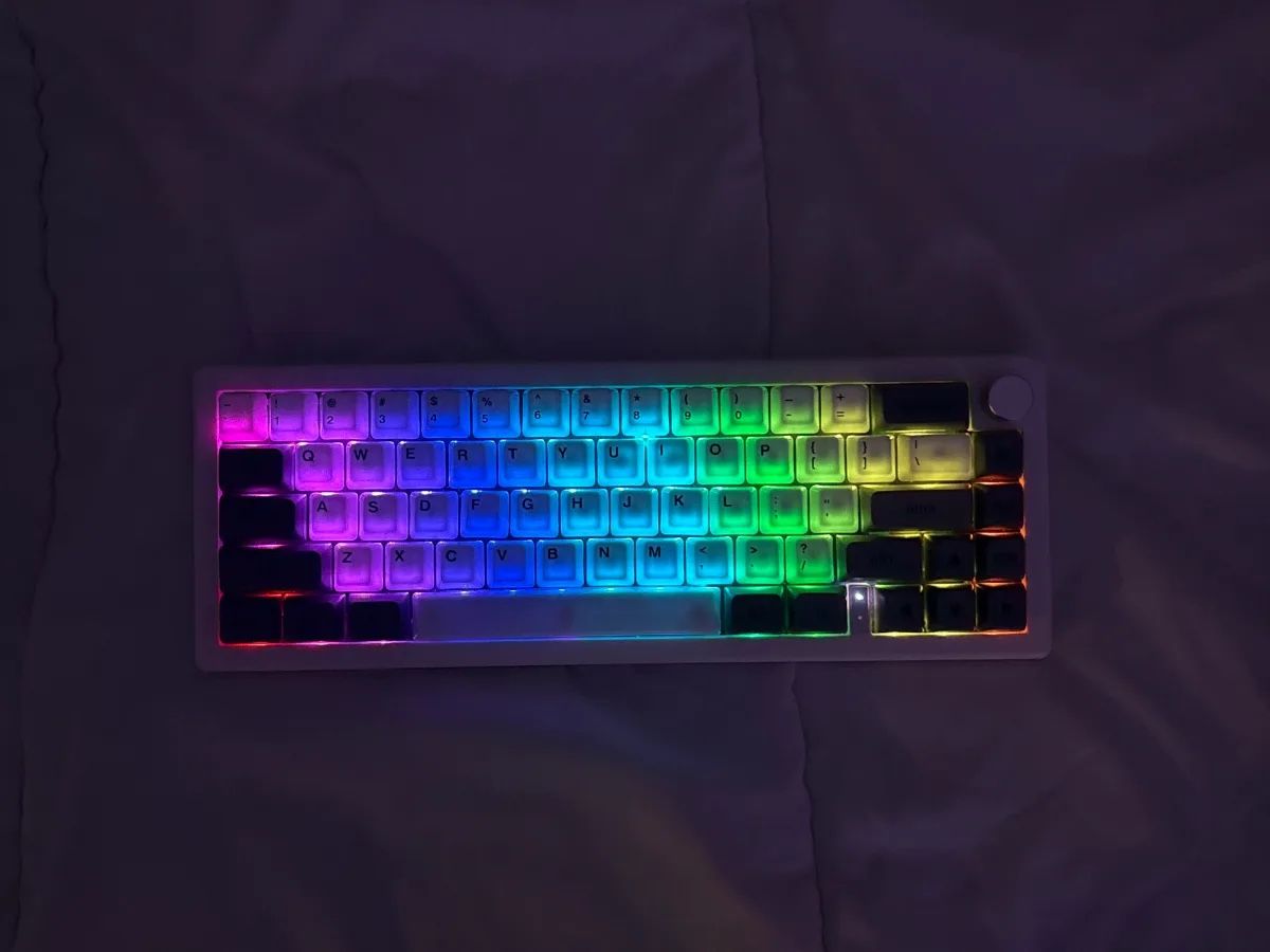 Custom White GMK67 with Cerakey Ceramic A Set Keycaps