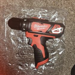 Milwaukee M12 Drill Driver