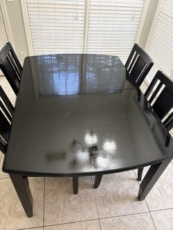 Dining Room Table and Hutch Set
