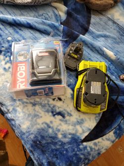 Speaker With Two Batteries And Charger