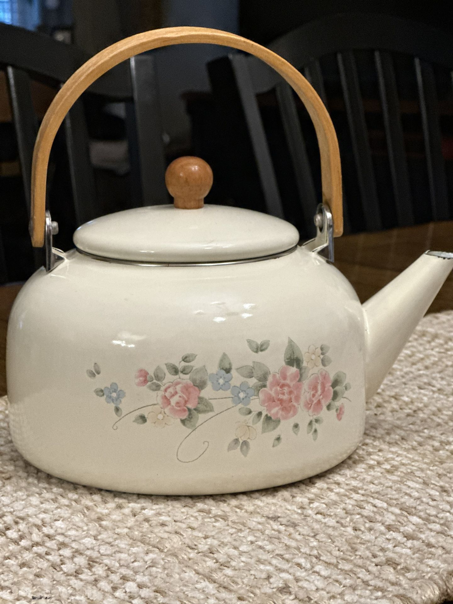 Pfaltzgraff Tea Rose Metal Kettle & Lid