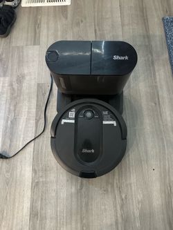 Shark EZ Robot vacuum
