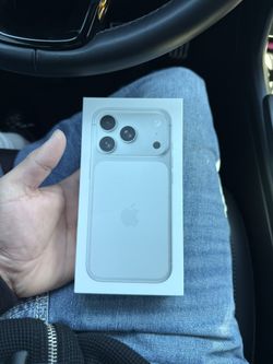 BRAND NEW IPHONE 17 PRO SILVER